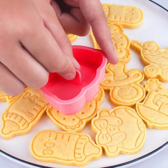 Baby shower cookie cutter and stamp set with baby bottle cutter, ideal for making custom cookies, popular for events and parties in the USA and Europe