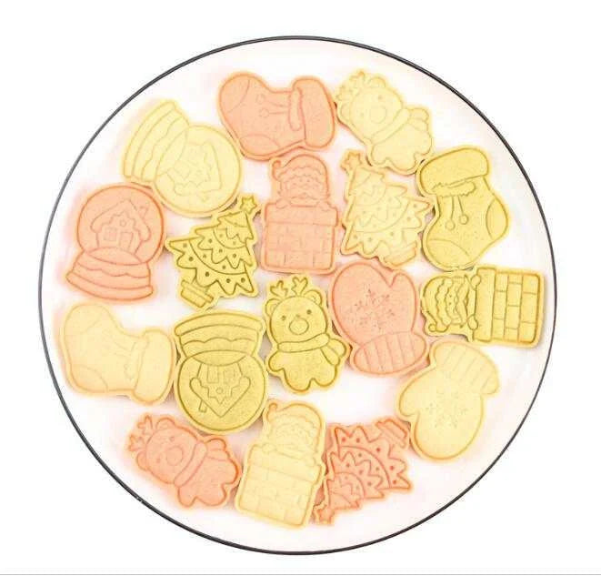 Christmas cookie cutters and stamp set featuring Santa and Xmas cookie embosser, perfect Christmas baking gift for kids, popular in the USA and Europe.